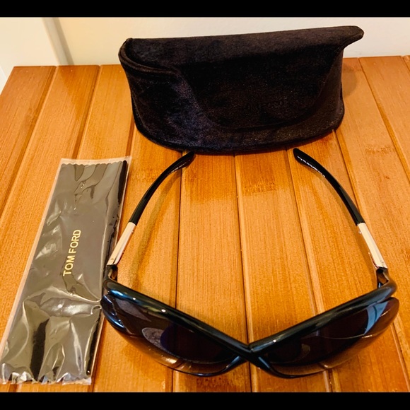 Whitney oversized soft round polarized sunglasses! - Picture 5 of 10